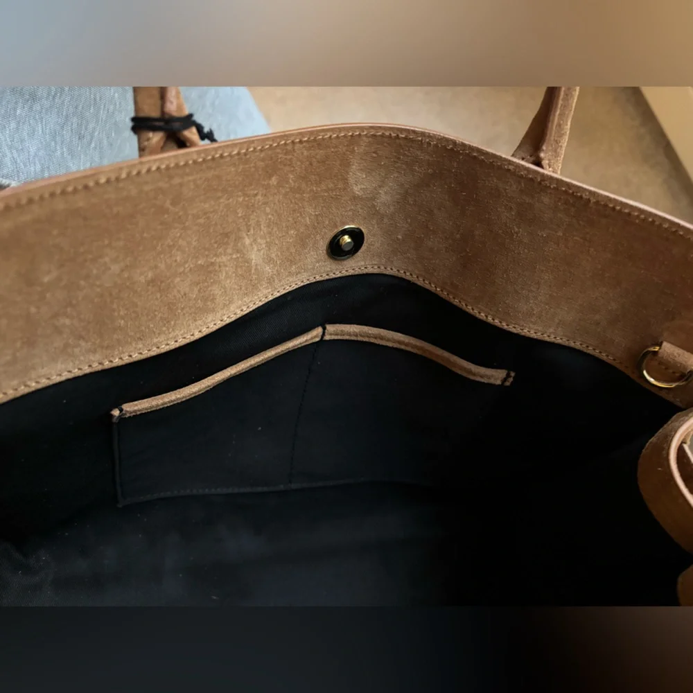 Claudia Firenze Suede Camel Bag NWT w/Shoulder Strap - Picture 9 of 17